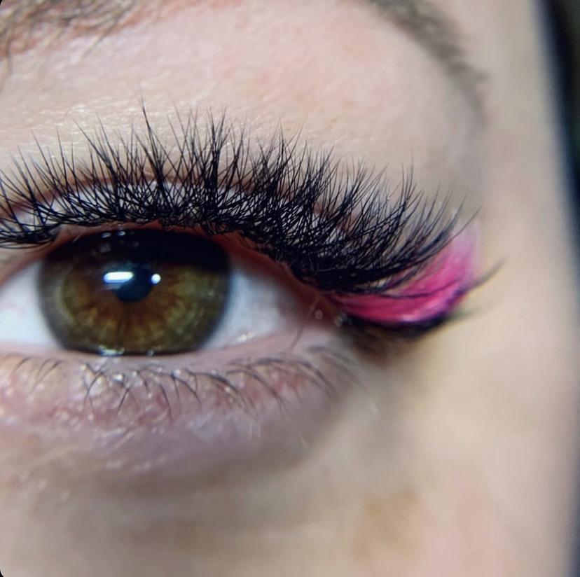 Model using colour Promade fans loose 5D 0.07