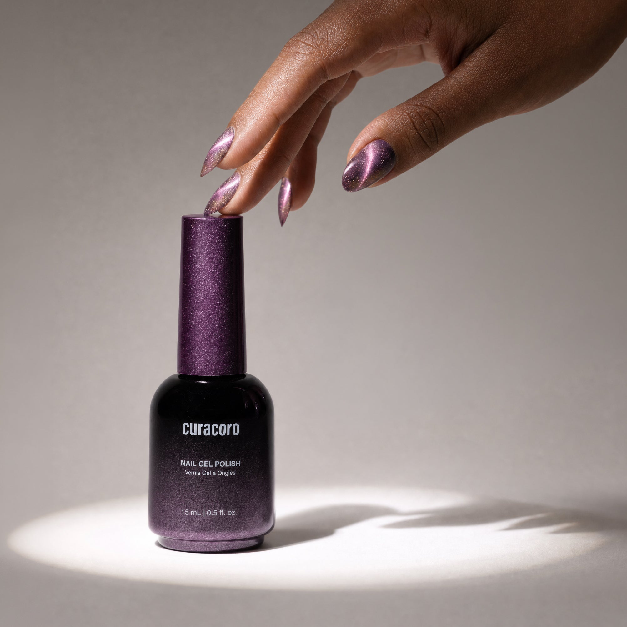 Cat Eyes Gel Nail
