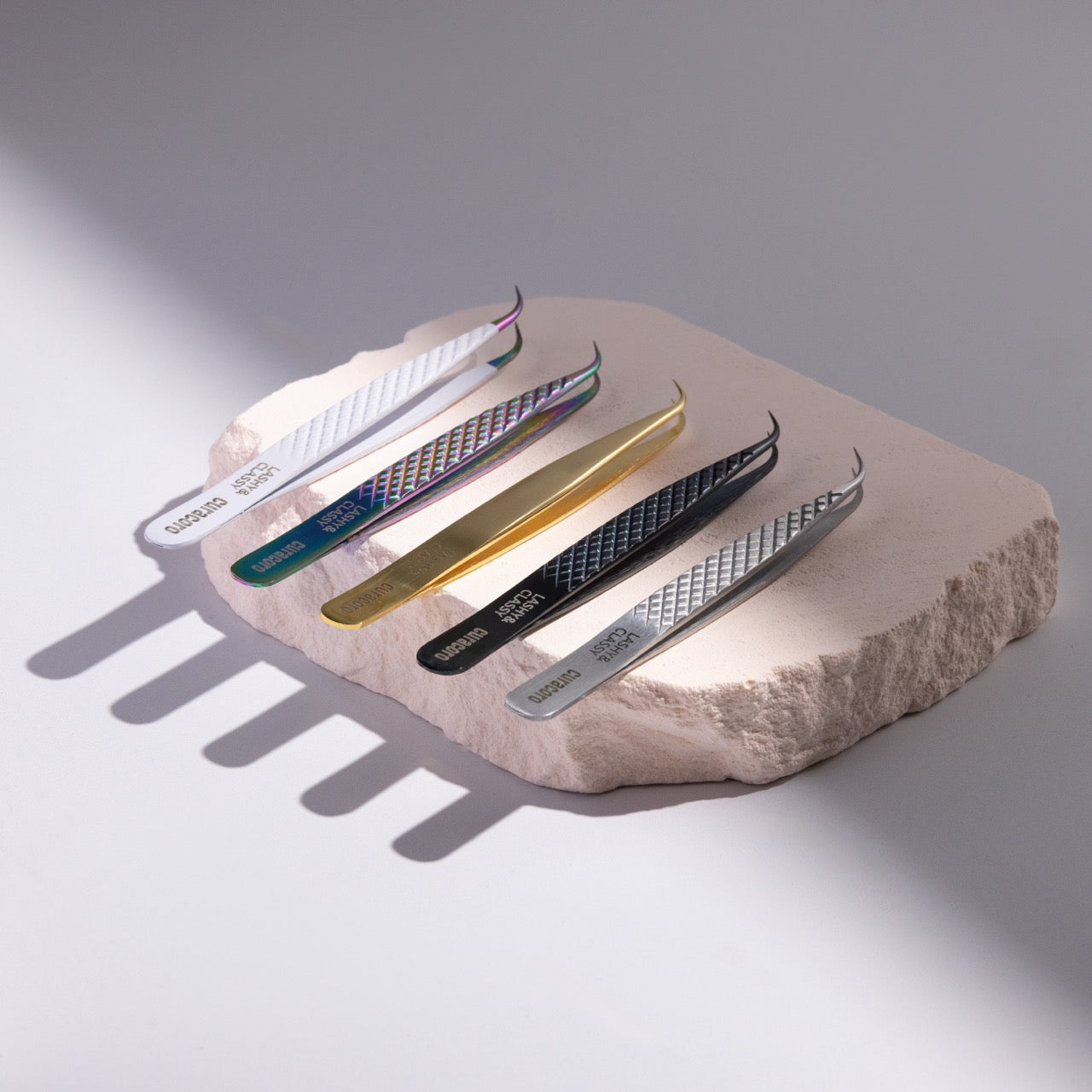 Lashy and Classy Tweezer