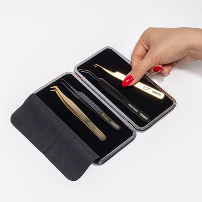 Open Magnetic tweezer case with Tweezers