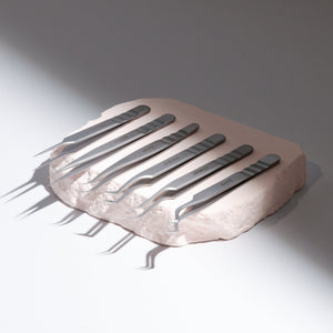 StarDust 40° Lash Tweezer – Boot-Curved Hybrid for Promades | Curacoro