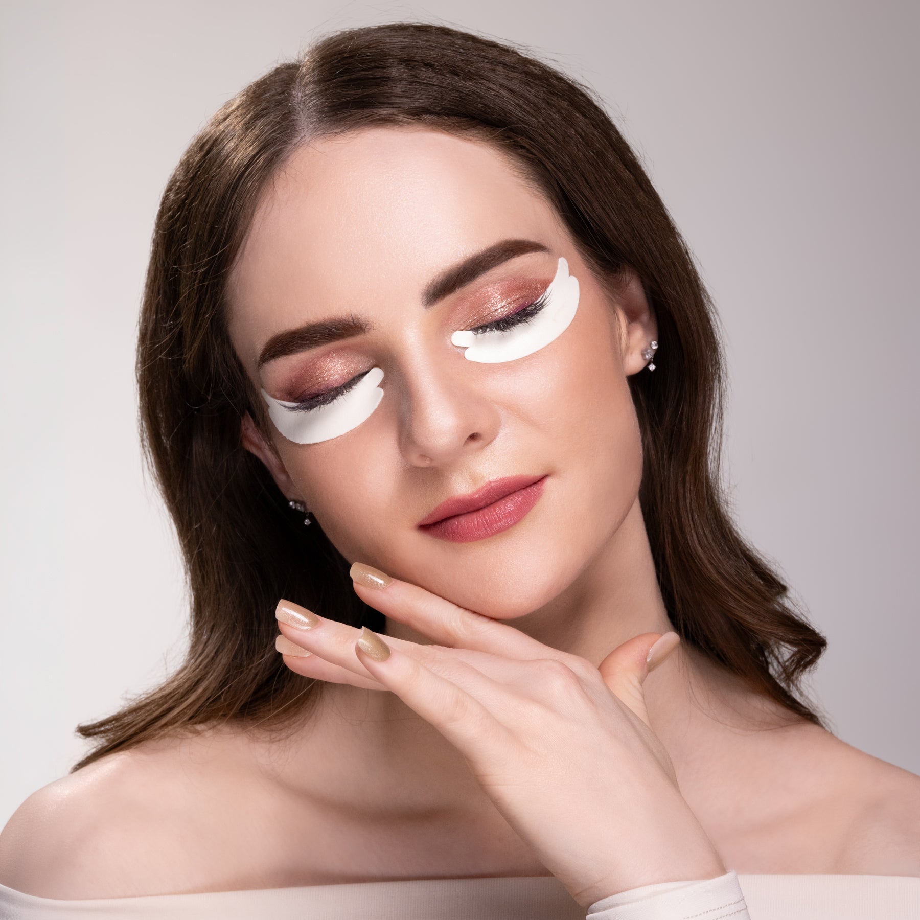 Hypoallergenic foam Under Eye Pads ( 5 rolls - 230 pads) (Pre-Cut Foam Pads)