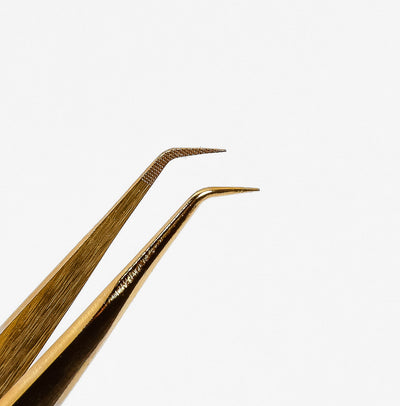 Curacoro Lash Extension Tweezer Gold style tip close up.